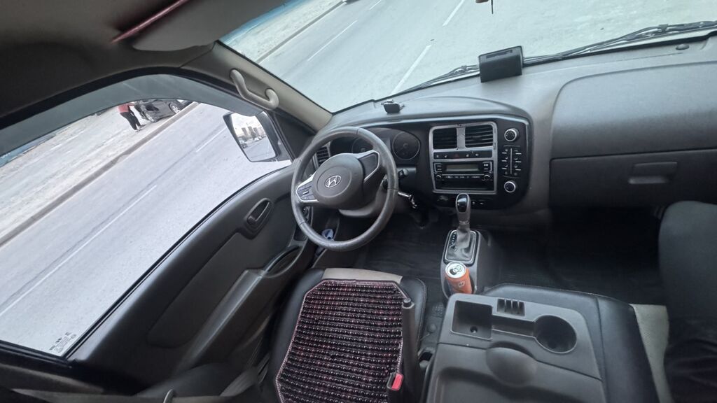 Hyundai Porter II, компактный бортовой грузовик в синем цвете: фото 8