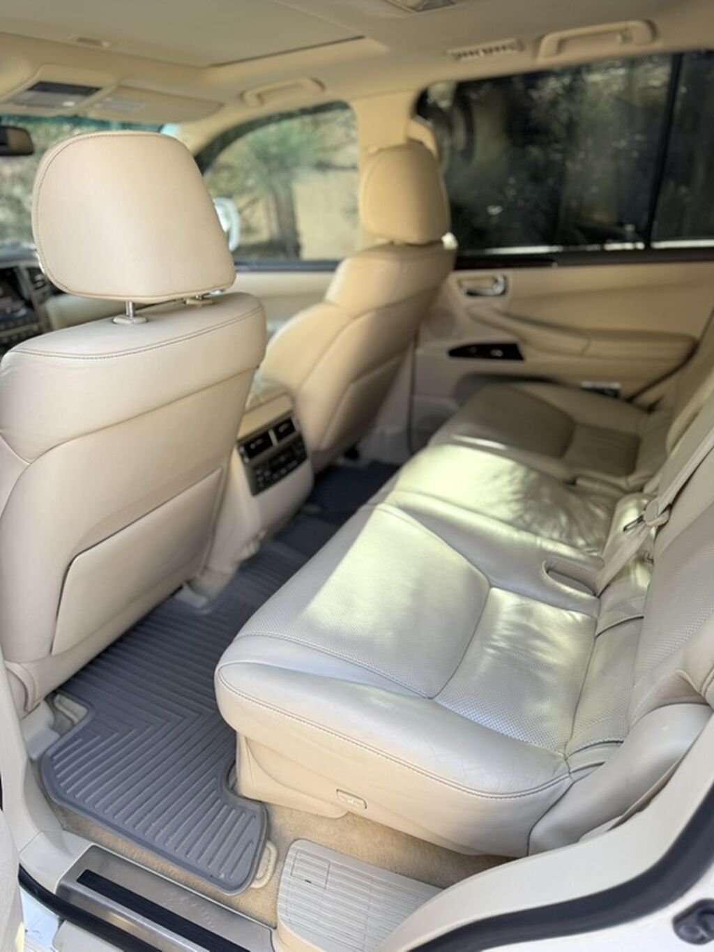 Lexus LX: 2012 г., 5.7 л, Автомат, Газ, Внедорожник: фото 6