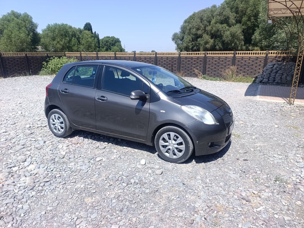 Toyota Yaris: 2008 г., 1.3 л, Автомат, Бензин, Хэтчбэк: фото 2