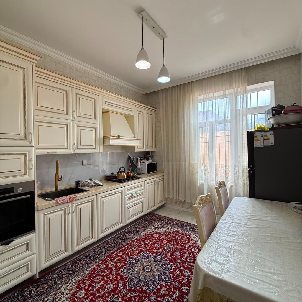 5 otaqlı, 165 kv. m, Yeni təmirli