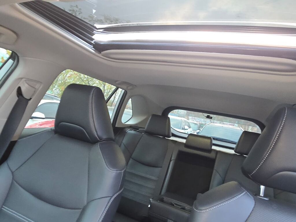 Toyota RAV4: 2022 г., 2.5 л, Гибрид, Кроссовер: фото 8