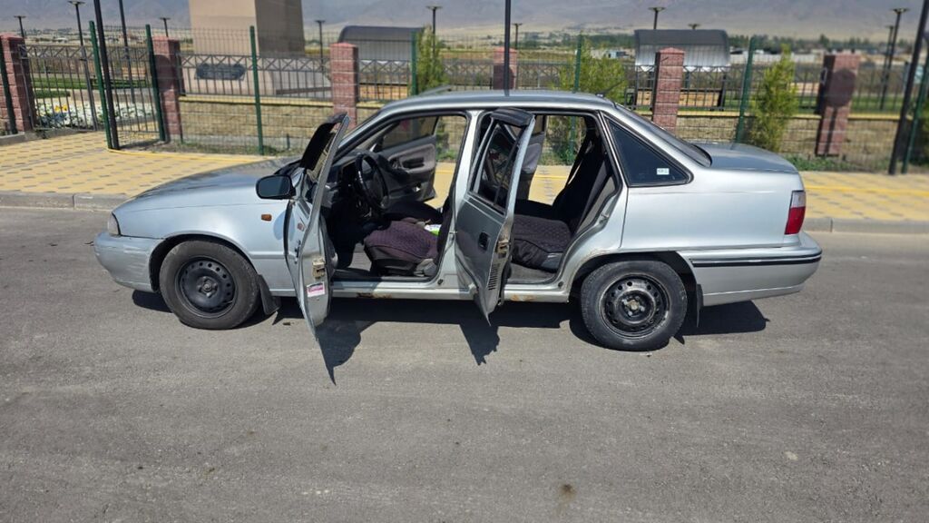 Daewoo Nexia: 2006 г., 1.6 л, Механика, Бензин, Седан: фото 8