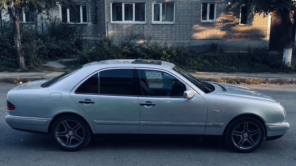 Mercedes-Benz E-Class: 1996 г., 3.2 л, Автомат, Бензин, Седан: фото 4