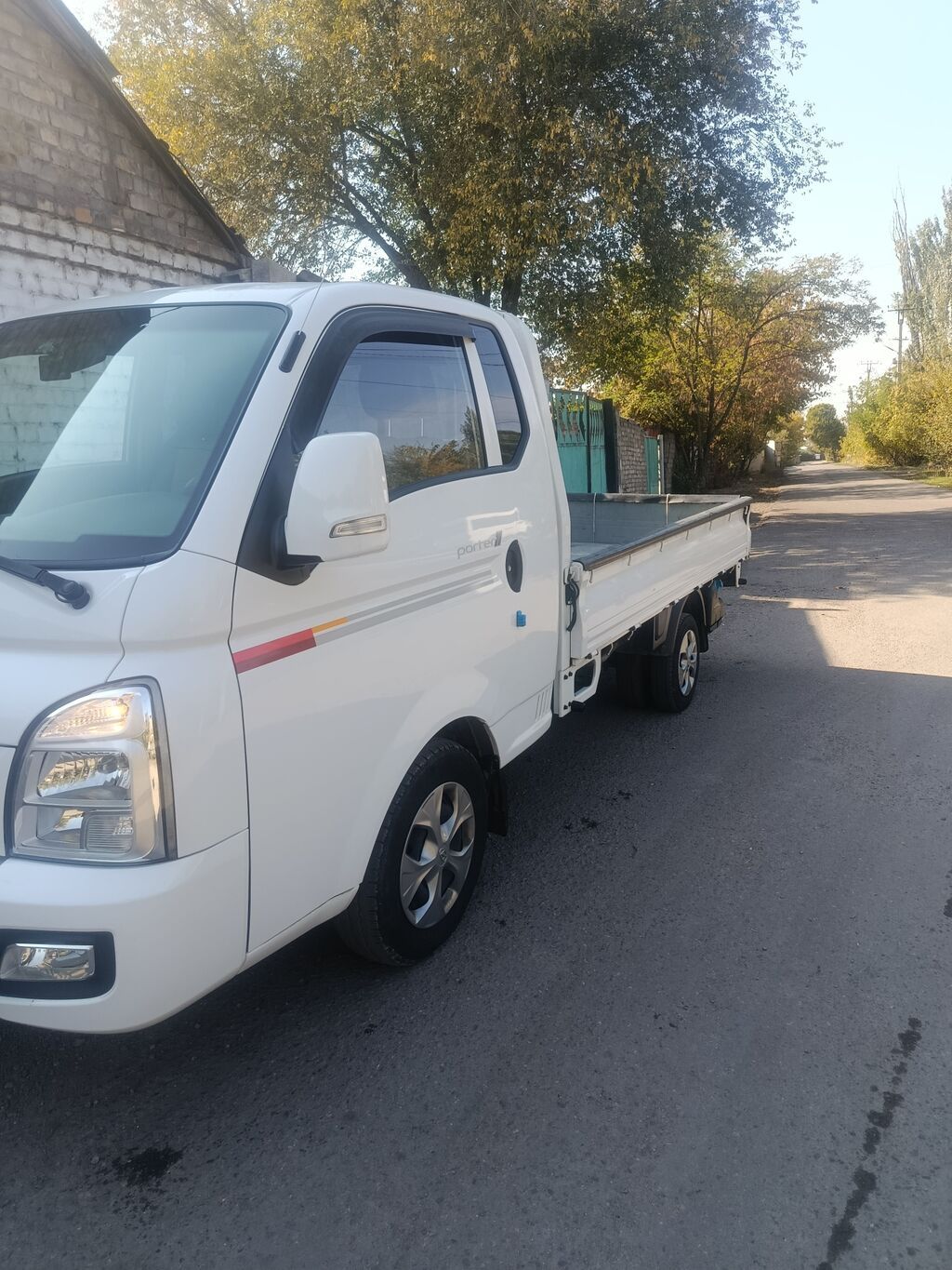 Портер свежепригнан Hyundai Porter II, бортовой грузовик белого: фото 4