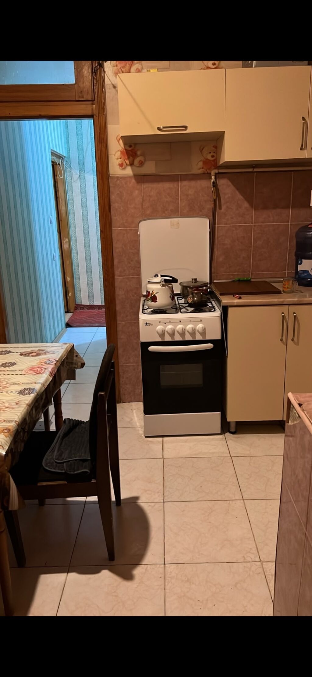 Azadliq metrosu qoşa zapravka yaxinliginda 9 mertebeli Leninqrad