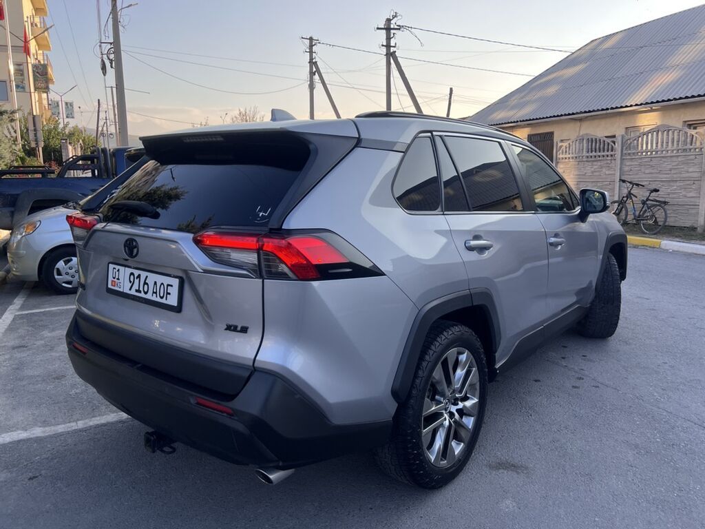 Toyota RAV4: 2019 г., 2.5 л, Автомат, Бензин, Кроссовер: фото 3