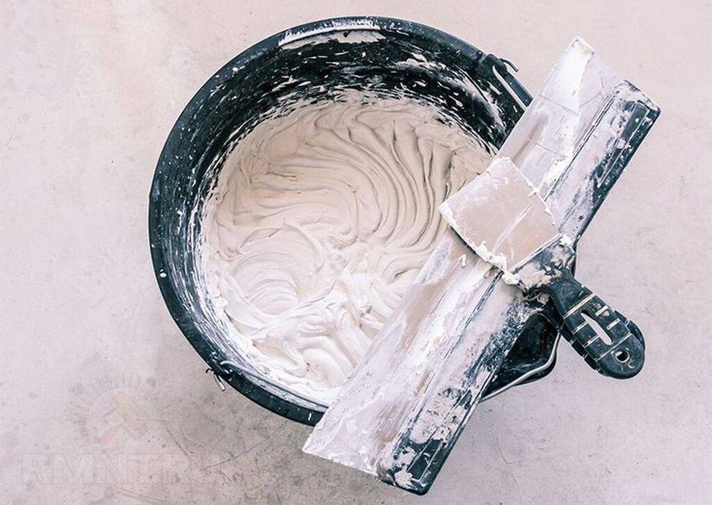 Требуется штукатур-шпаклевщик на 2-3 часа