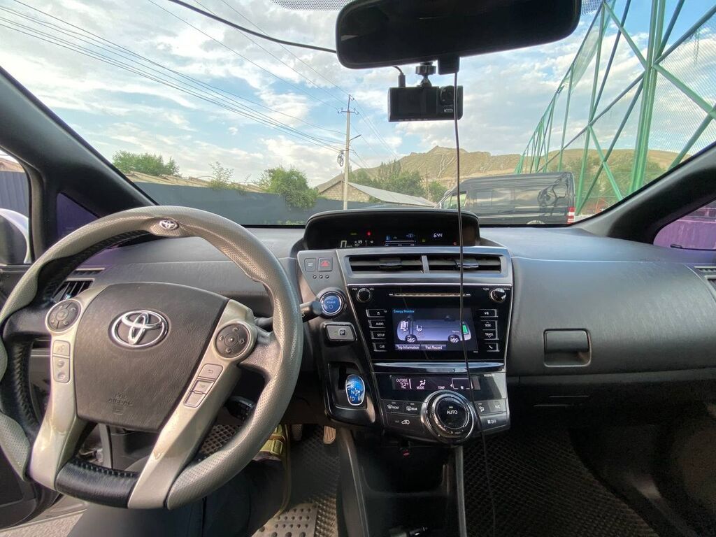 Toyota Prius V: 2016 г., 1.6 л, Гибрид, Универсал: фото 5