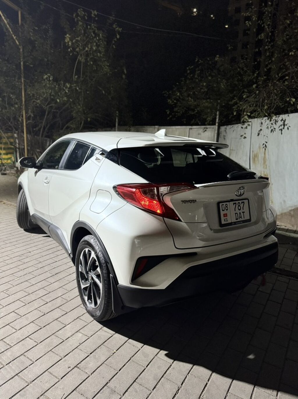 Toyota C-HR: 2020 г., 2 л, Автомат, Бензин, Кроссовер: фото 5