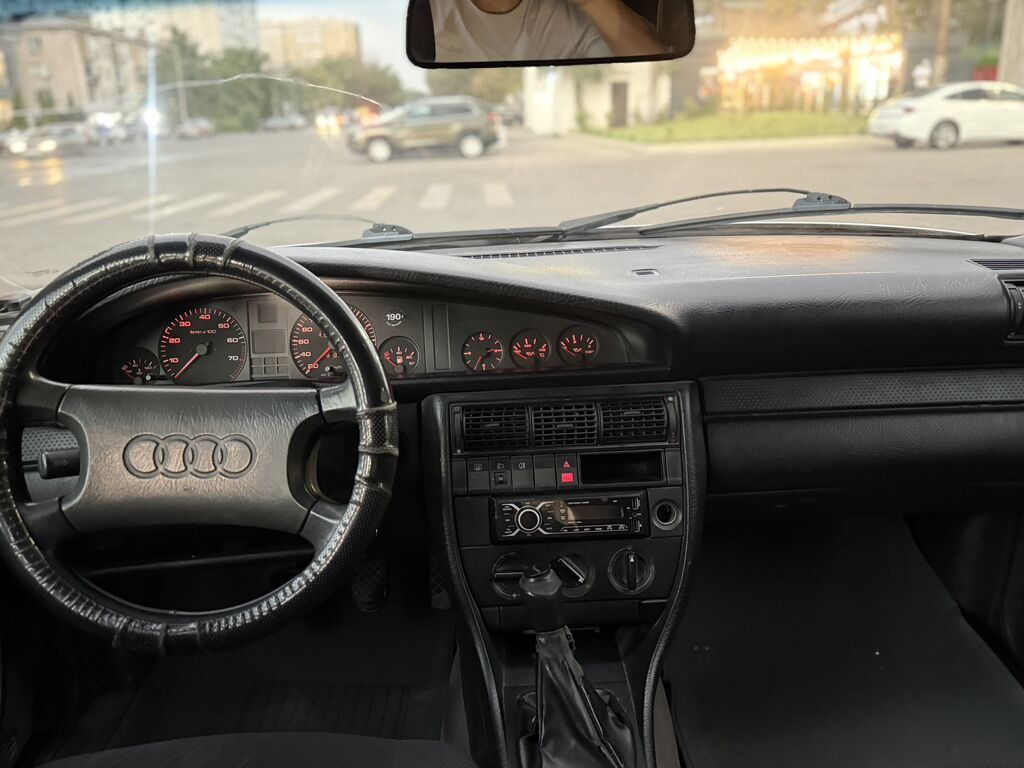 Audi 100: 1992 г., 2 л, Механика, Газ, Седан: фото 8