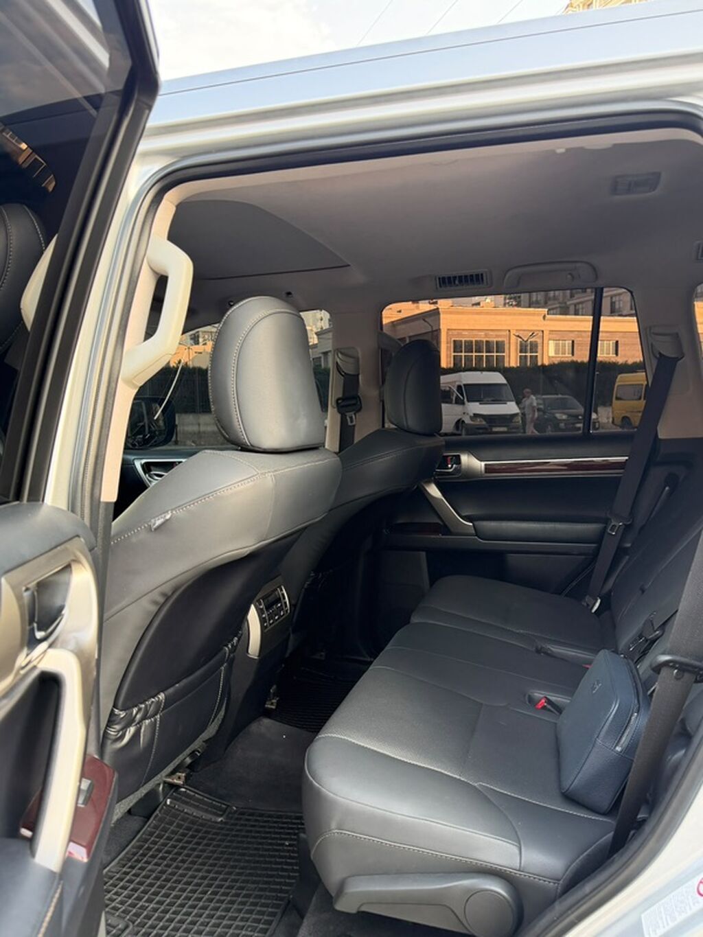 Lexus GX: 2019 г., 4.6 л, Автомат, Бензин, Внедорожник: фото 7