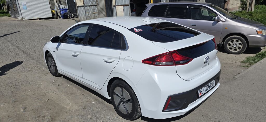 Hyundai Ioniq: 2020 г., 1.6 л, Автомат, Гибрид, Хэтчбэк: фото 7