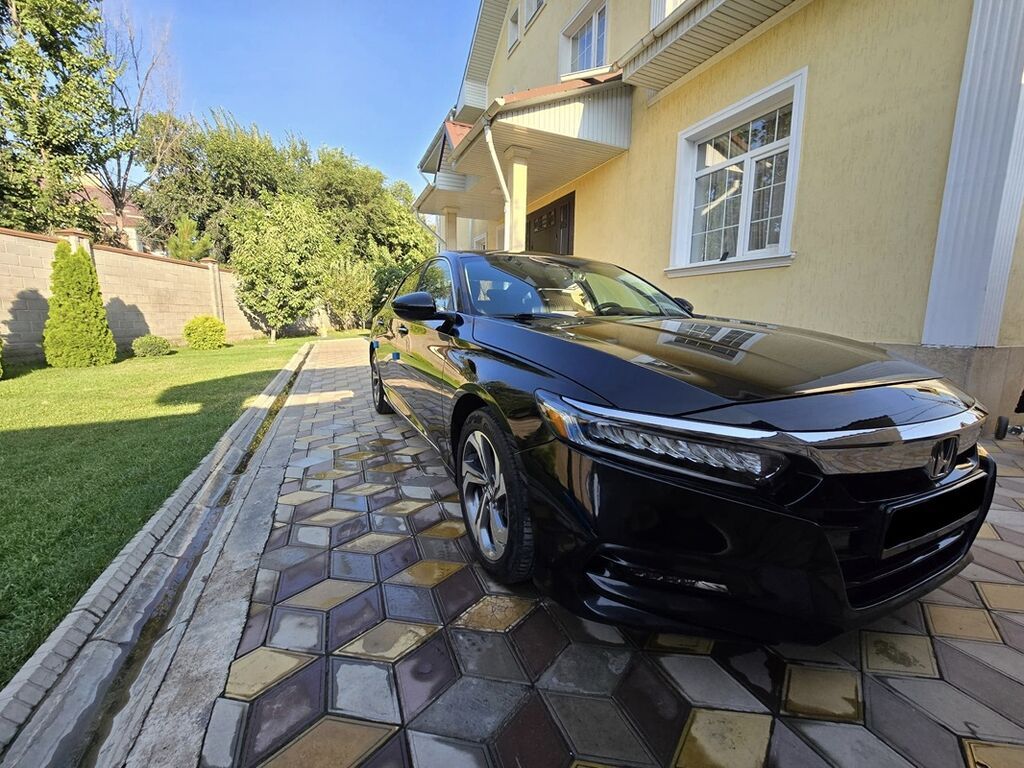 Honda Accord: 2018 г., 1.5 л, Автомат, Бензин, Седан: фото 2