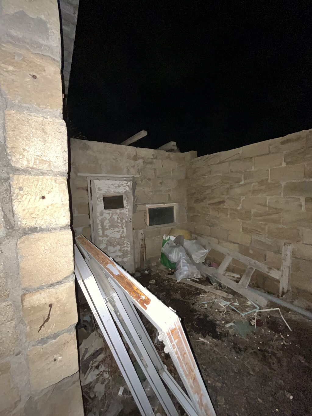 3 otaqlı, 90 kv. m, Orta təmir
