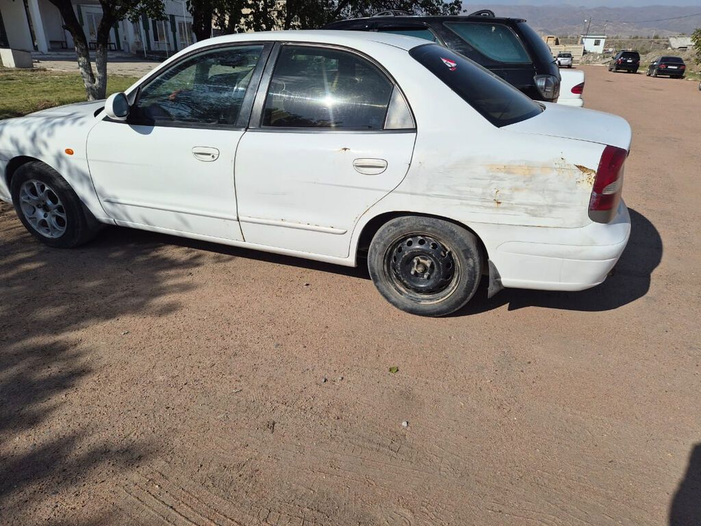 Daewoo Nubira: 2002 г., 1.6 л, Автомат, Бензин, Седан: фото 2