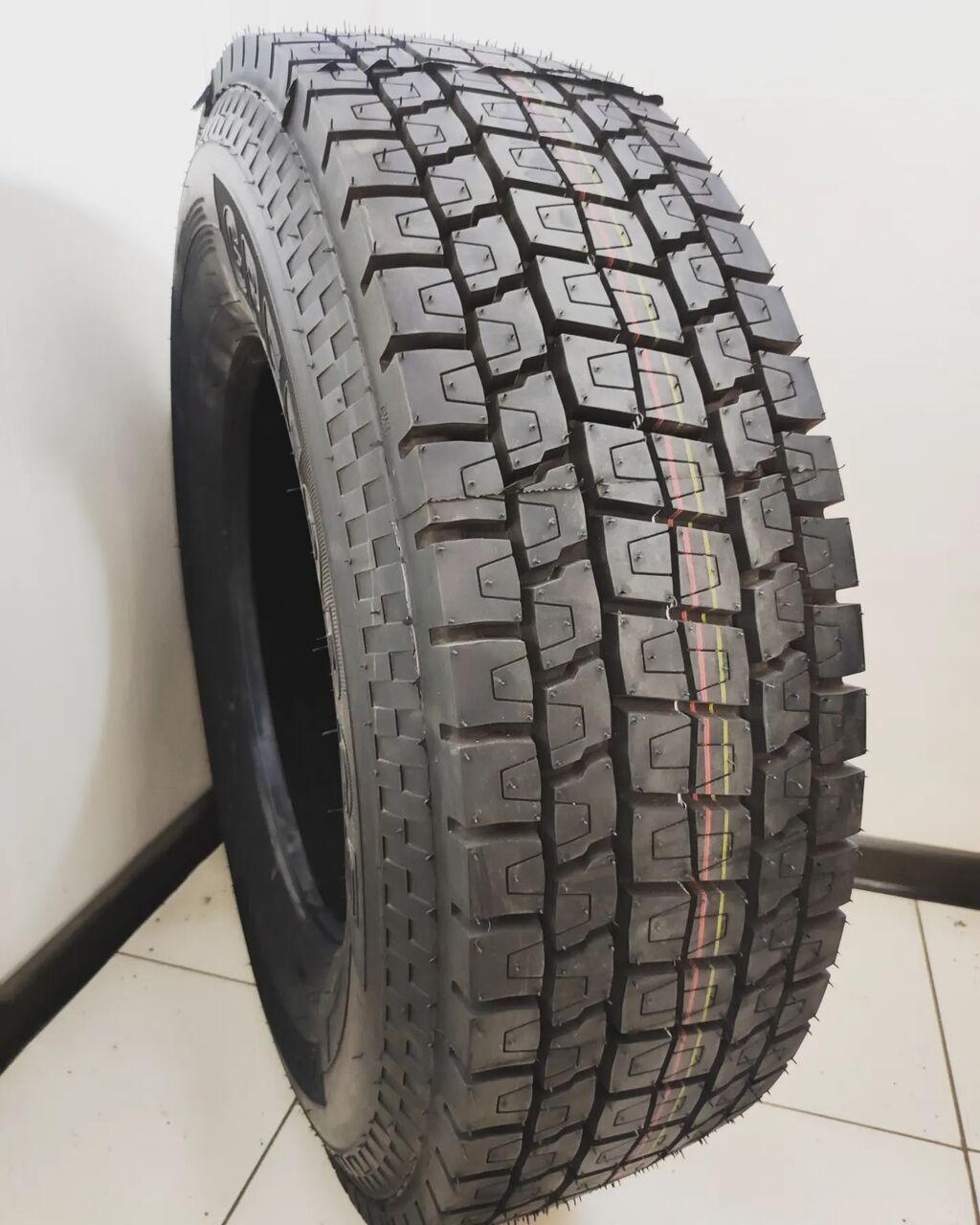 Шина GREFORCE 285/70R19.5/18PR GR678 предназначена для установки на: фото 2