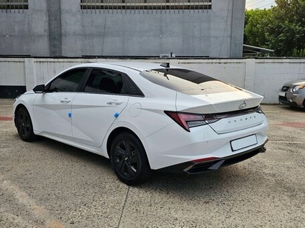 Hyundai Avante: 2020 г., 1.6 л, Автомат, Гибрид, Седан: фото 3