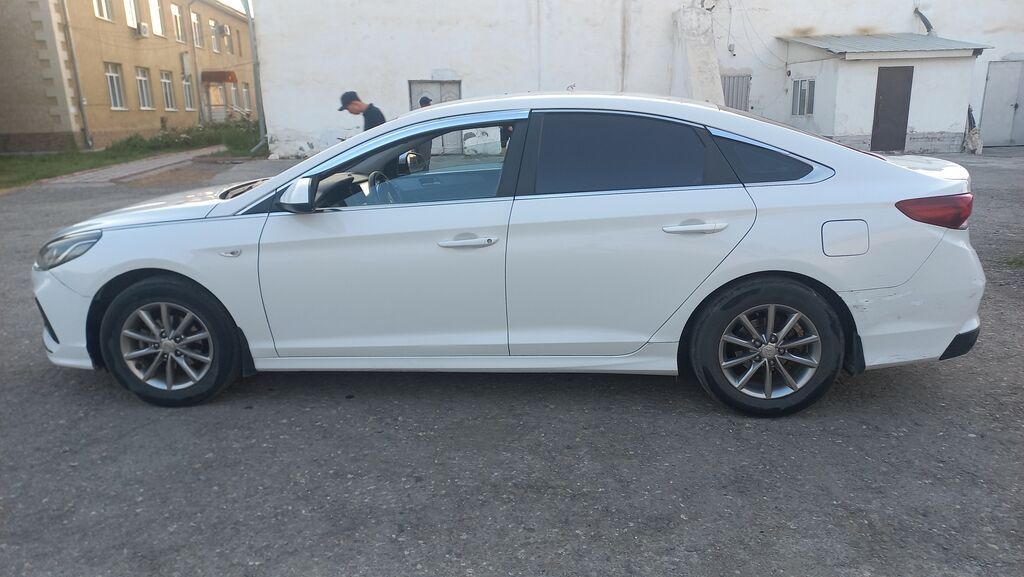 Hyundai Sonata: 2017 г., 2 л, Автомат, Газ, Седан: фото 4
