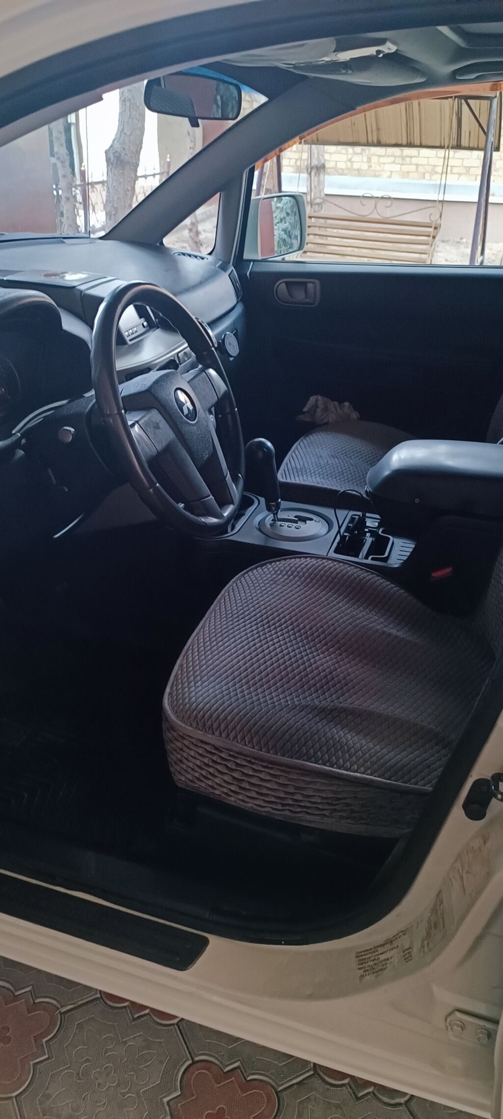 Mitsubishi Endeavor: 2004 г., 3.8 л, Автомат, Бензин, Кроссовер: фото 8