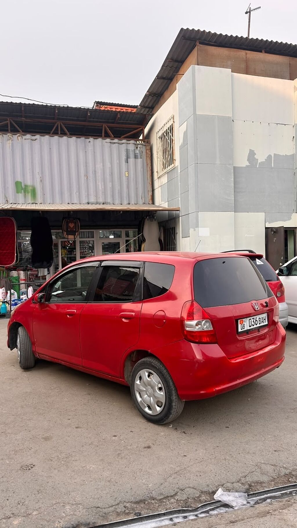 Honda Fit: 2004 г., 1.3 л, Вариатор, Бензин, Хэтчбэк: фото 4