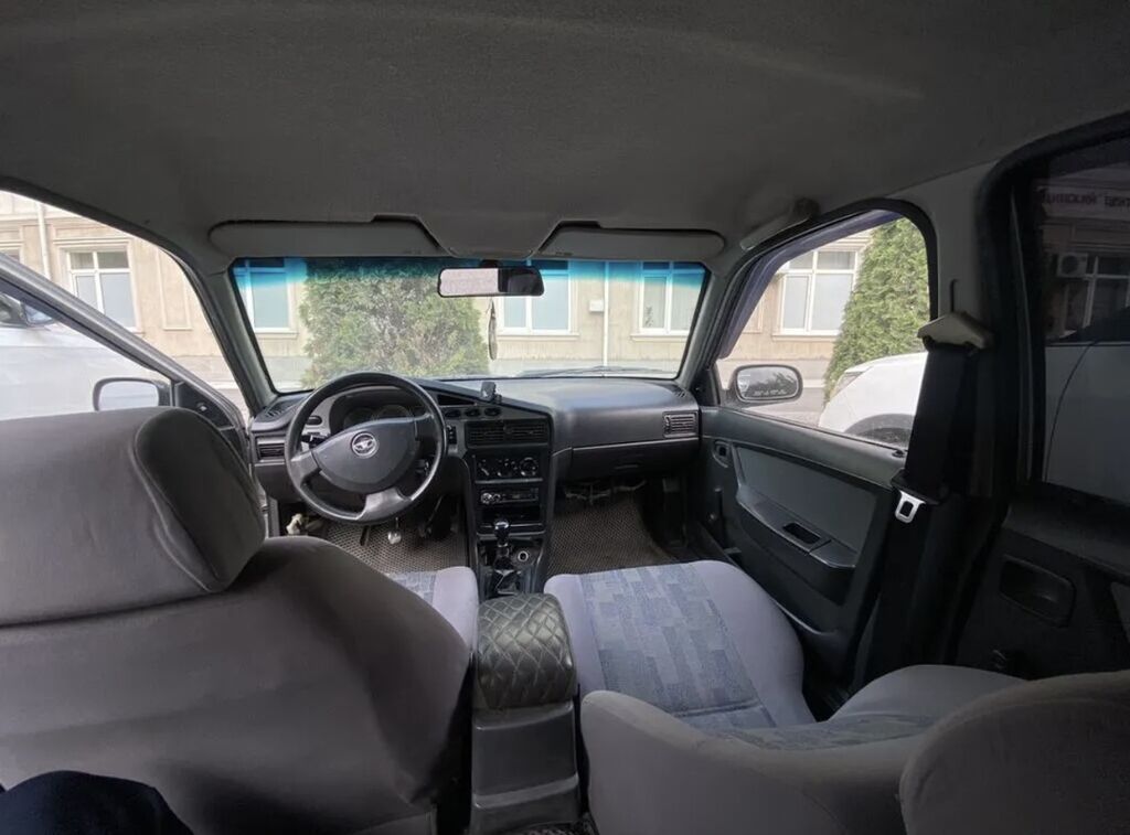 Daewoo Nexia: 2010 г., Механика, Бензин, Седан: фото 4