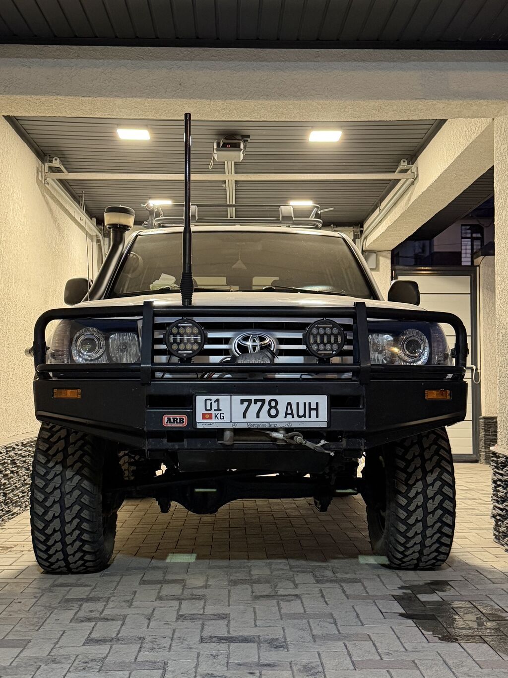 Toyota Land Cruiser: 2000 г., 4.2 л, Механика, Дизель, Внедорожник: фото 1