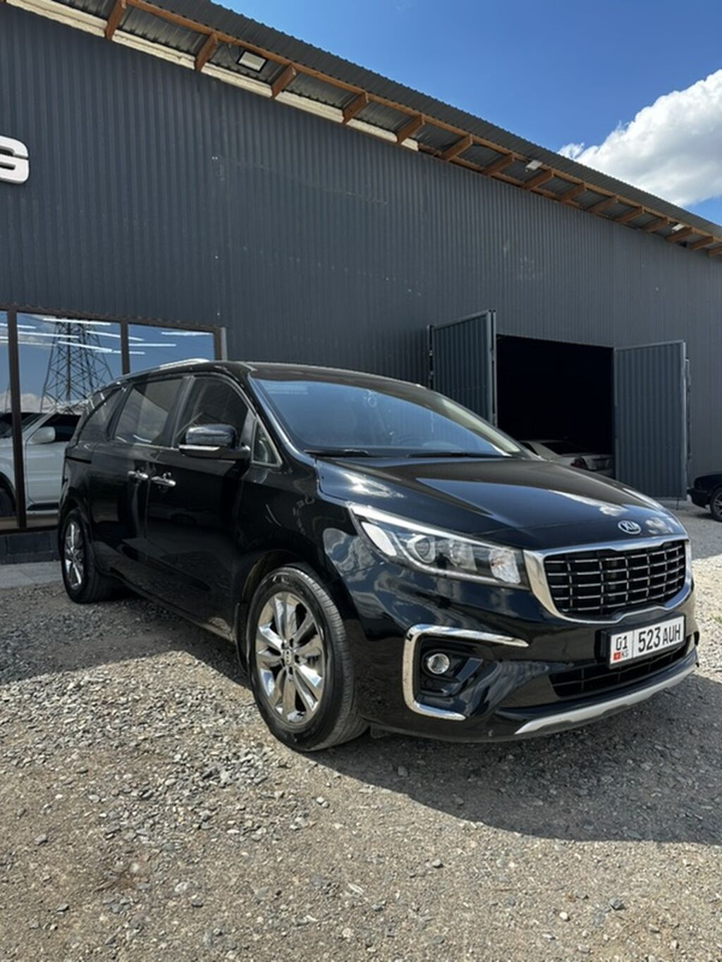 Kia Carnival: 2019 г., 2.2 л, Автомат, Дизель, Минивэн — фото 2