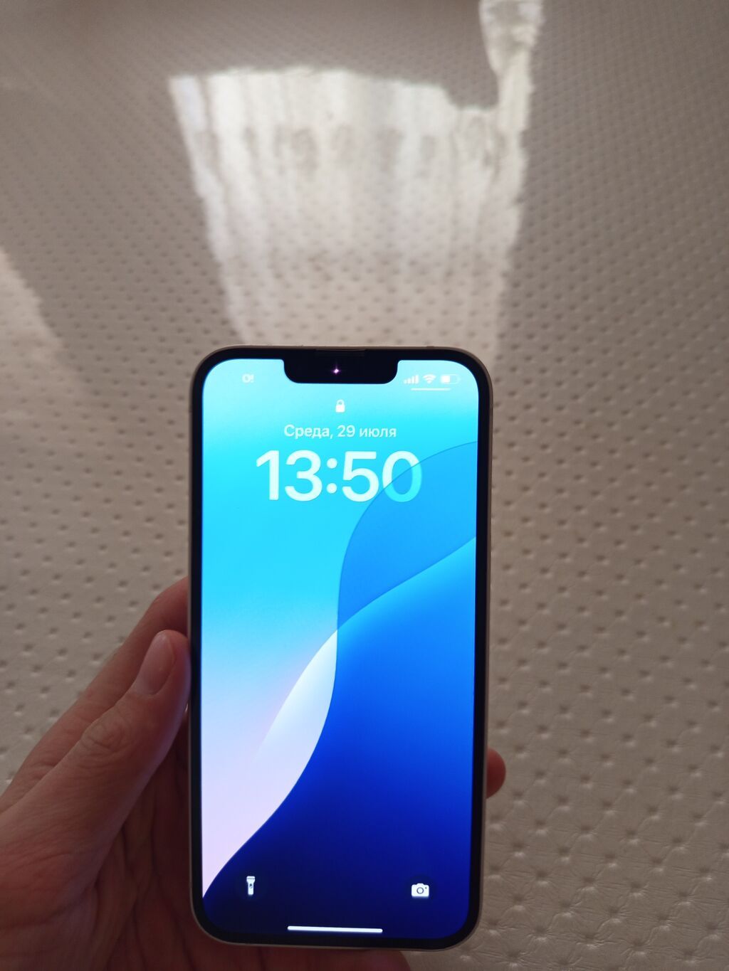 Продам iPhone 13 128 ГБ Starlight, б/у: фото 1