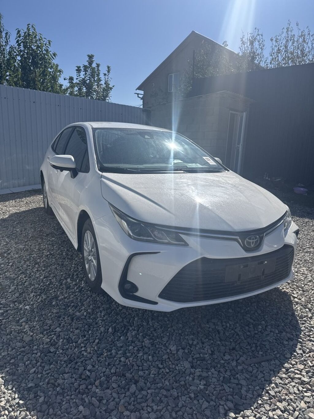 Toyota Corolla: 2020 г., 1.8 л, Вариатор, Гибрид, Седан: фото 1