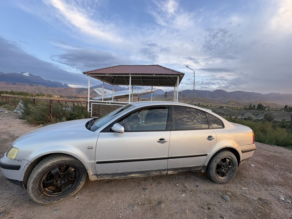 Volkswagen Passat: 2000 г., 1.8 л, Механика, Бензин, Седан: фото 8