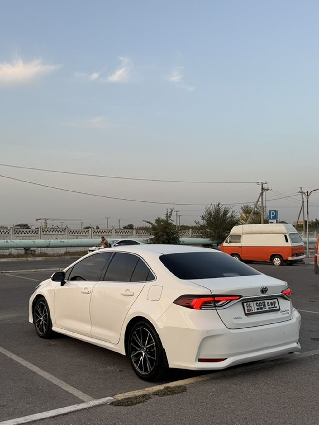 Toyota Corolla: 2022 г., 1.8 л, Гибрид, Седан: фото 7