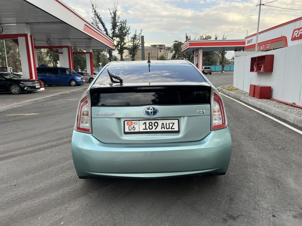 Toyota Prius: 2013 г., 1.8 л, Автомат, Гибрид, Лифтбек: фото 5