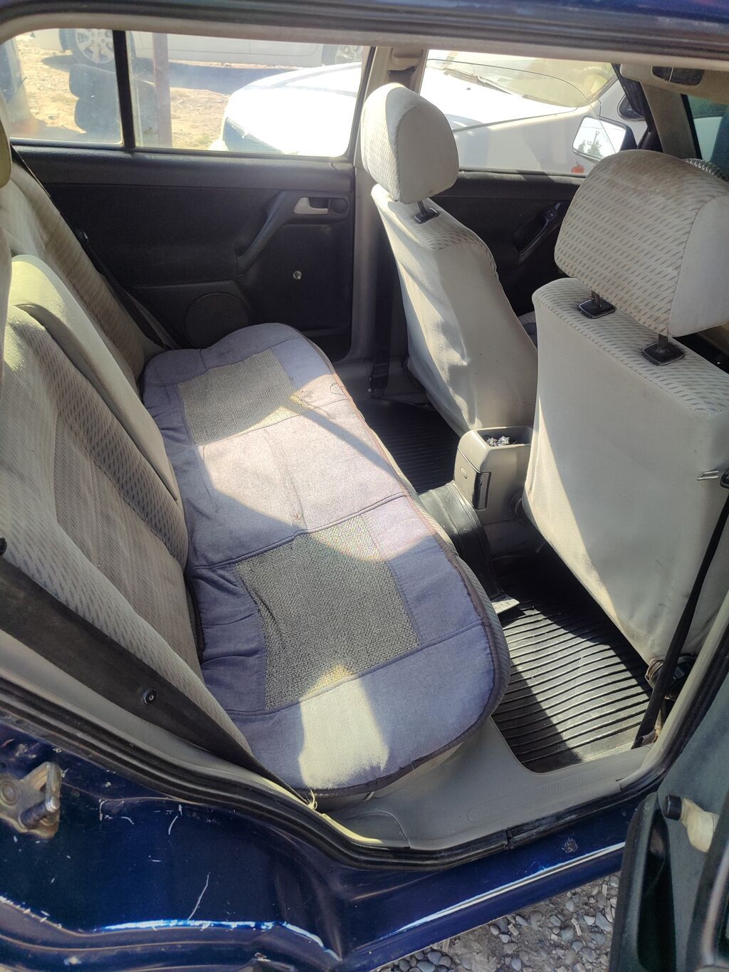 Volkswagen Vento: 1992 г., Седан: фото 6