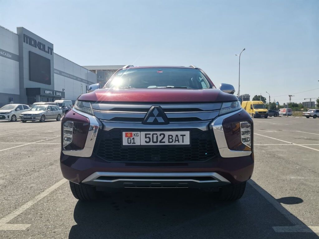 Mitsubishi Montero Sport: 2022 г., 3 л, Автомат, Бензин, Внедорожник: фото 2