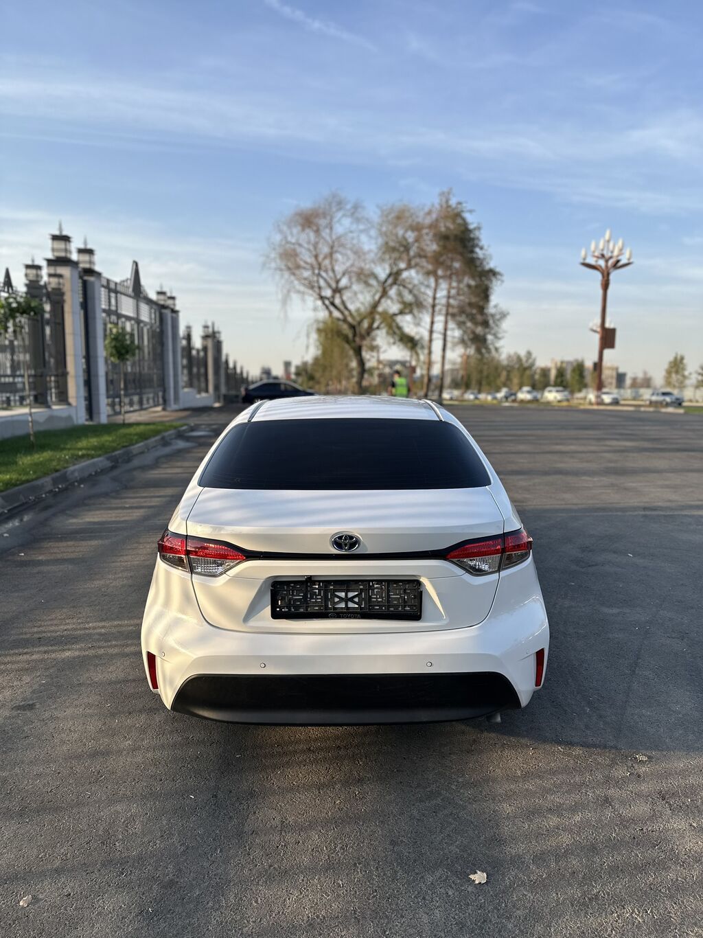 Toyota Corolla: 2023 г., 1.8 л, Автомат, Гибрид, Седан: фото 4