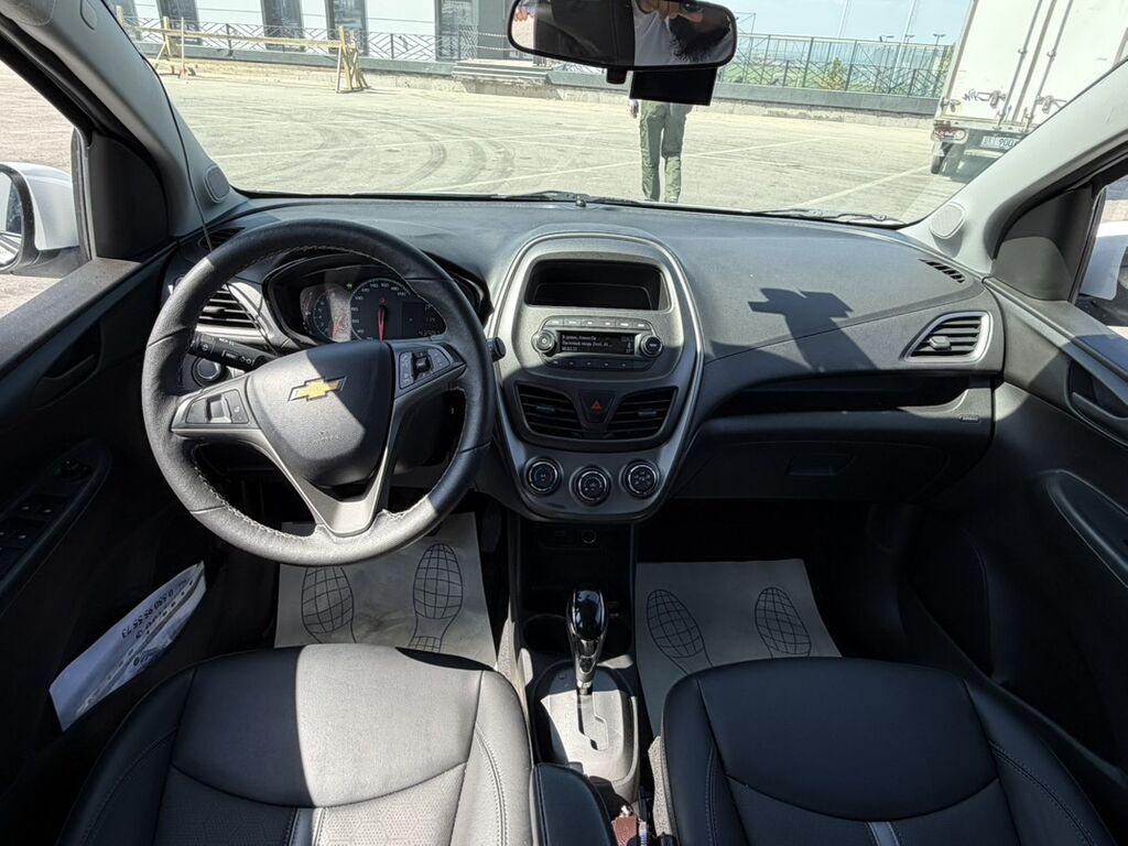 Chevrolet Spark: 2022 г., 1 л, Автомат, Бензин, Хэтчбэк: фото 8