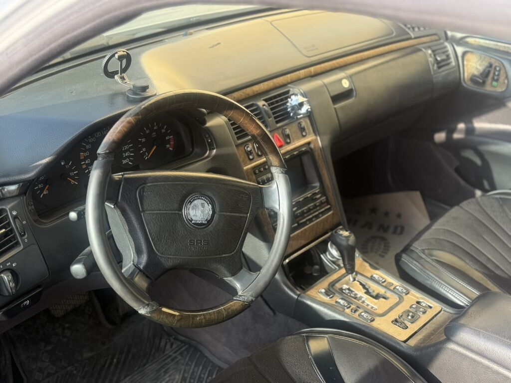Mercedes-Benz E-Class: 1999 г., 4.3 л, Автомат, Бензин, Седан: фото 5