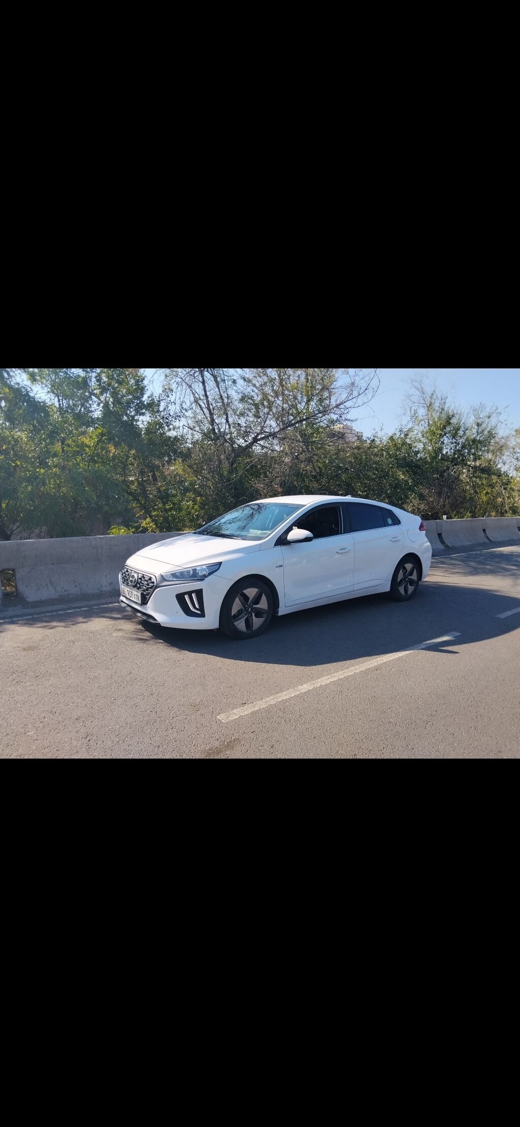 Hyundai Ioniq: 2020 г., 1.6 л, Автомат, Бензин, Хэтчбэк: фото 1