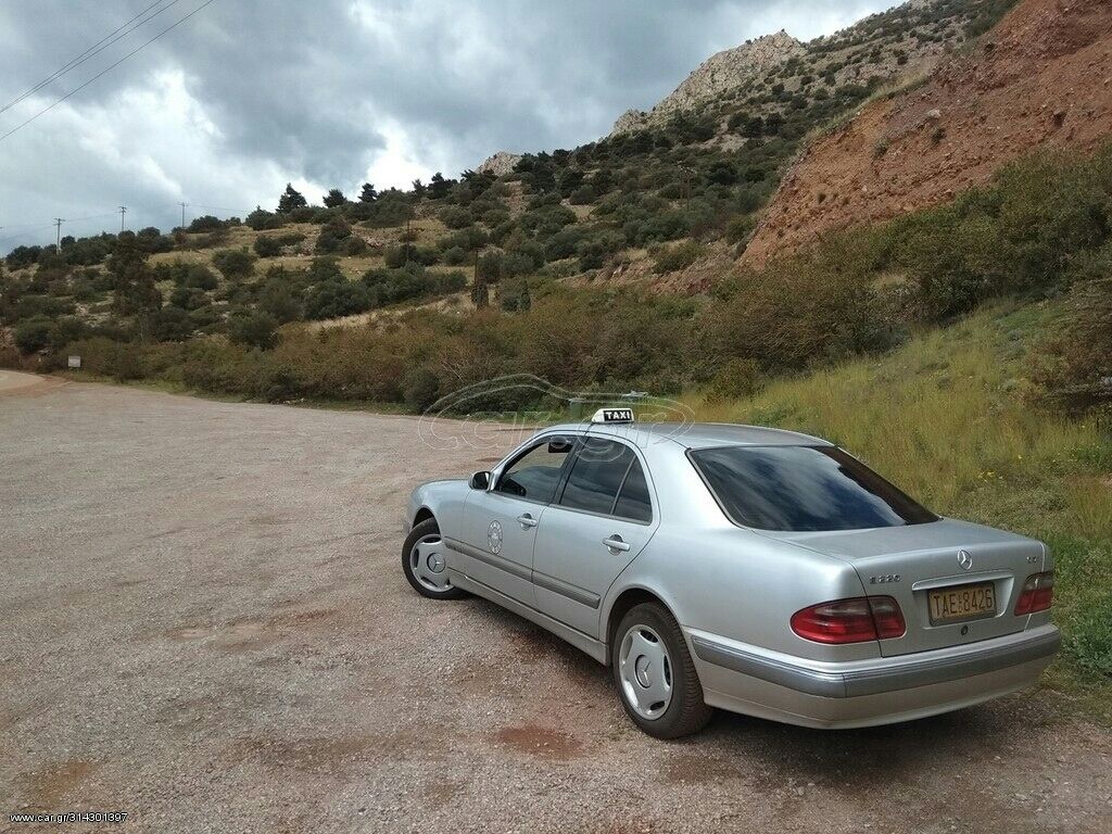 Mercedes-Benz: Mercedes-Benz E 220: 2.2 l. | 2002 έ. | Sedan — 1