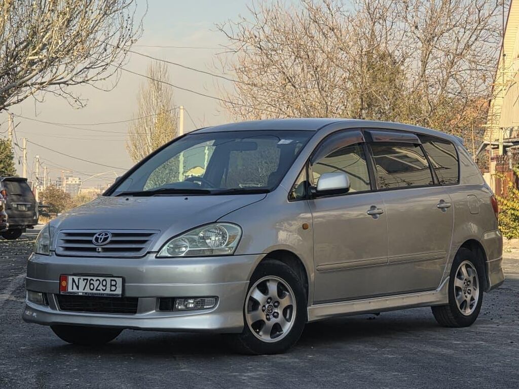 Toyota Ipsum: 2003 г., 2.4 л, Автомат, Бензин, Минивэн: фото 4