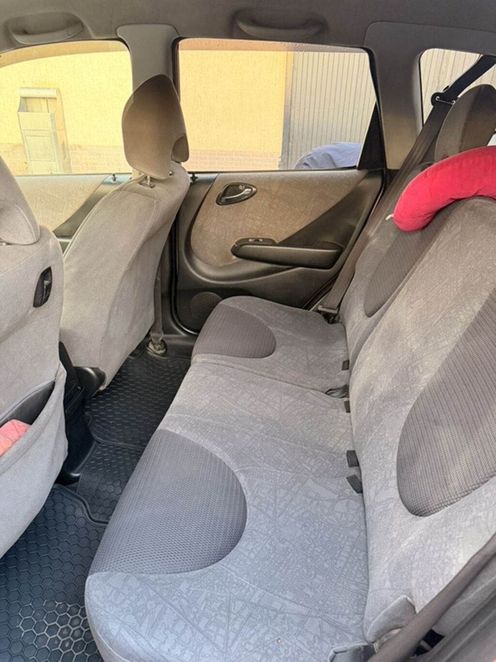 Honda Fit: 2002 г., 1.3 л, Автомат, Бензин, Хэтчбэк: фото 4