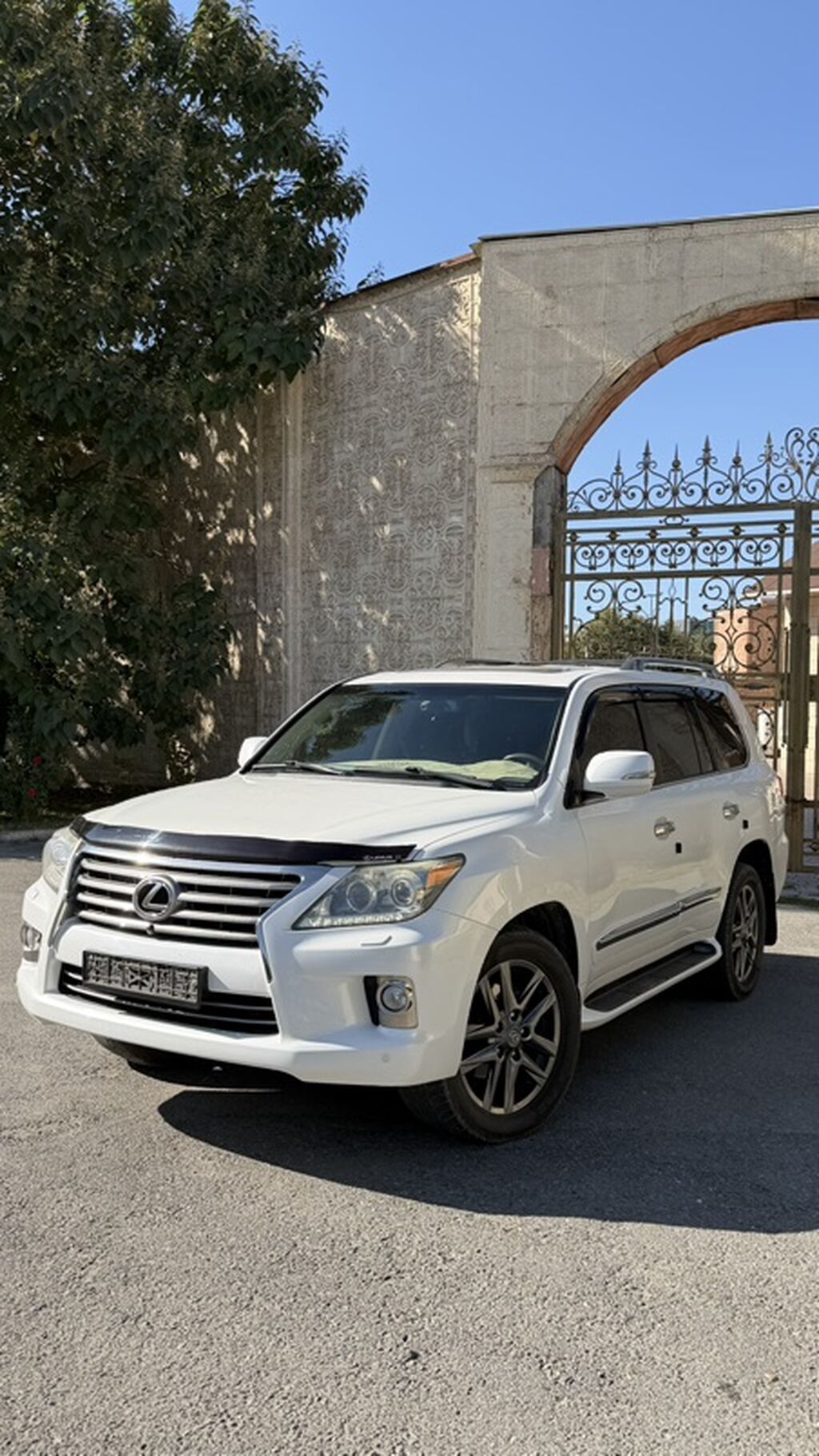 Lexus LX: 2014 г., 5.7 л, Автомат, Газ, Внедорожник: фото 3