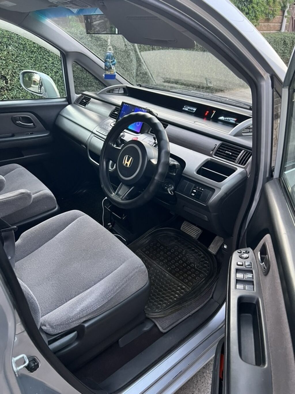 Honda Stepwgn: 2008 г., 2 л, Автомат, Бензин, Минивэн: фото 6