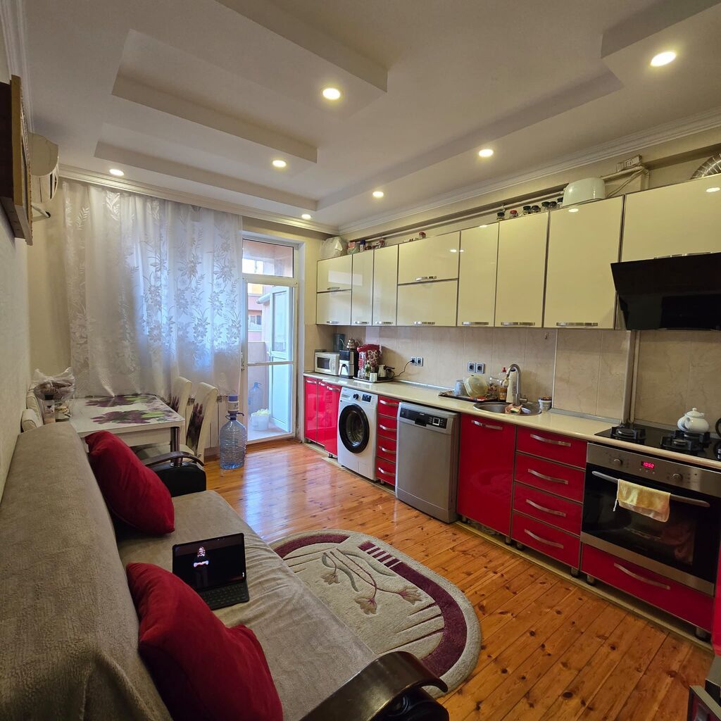 Bakıxanov qəs., 3 otaqlı, Yeni tikili, m. Neftçilər, 125 kv. m