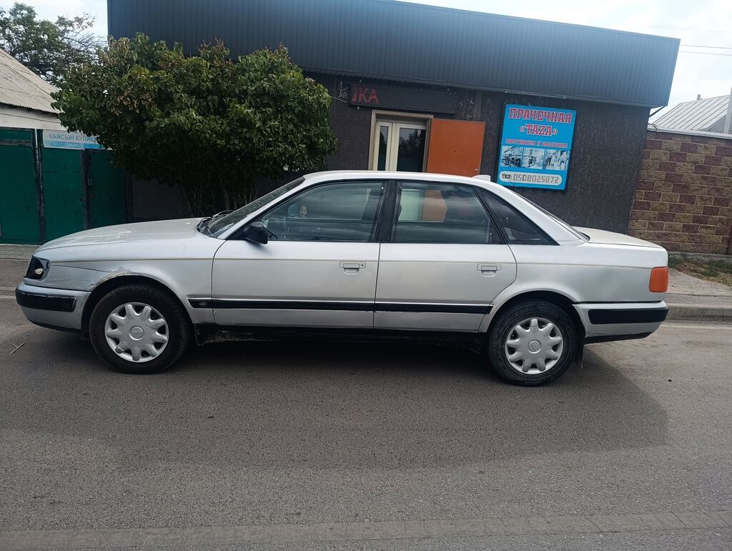 Audi 100: 1991 г., 2.3 л, Механика, Бензин, Седан: фото 3