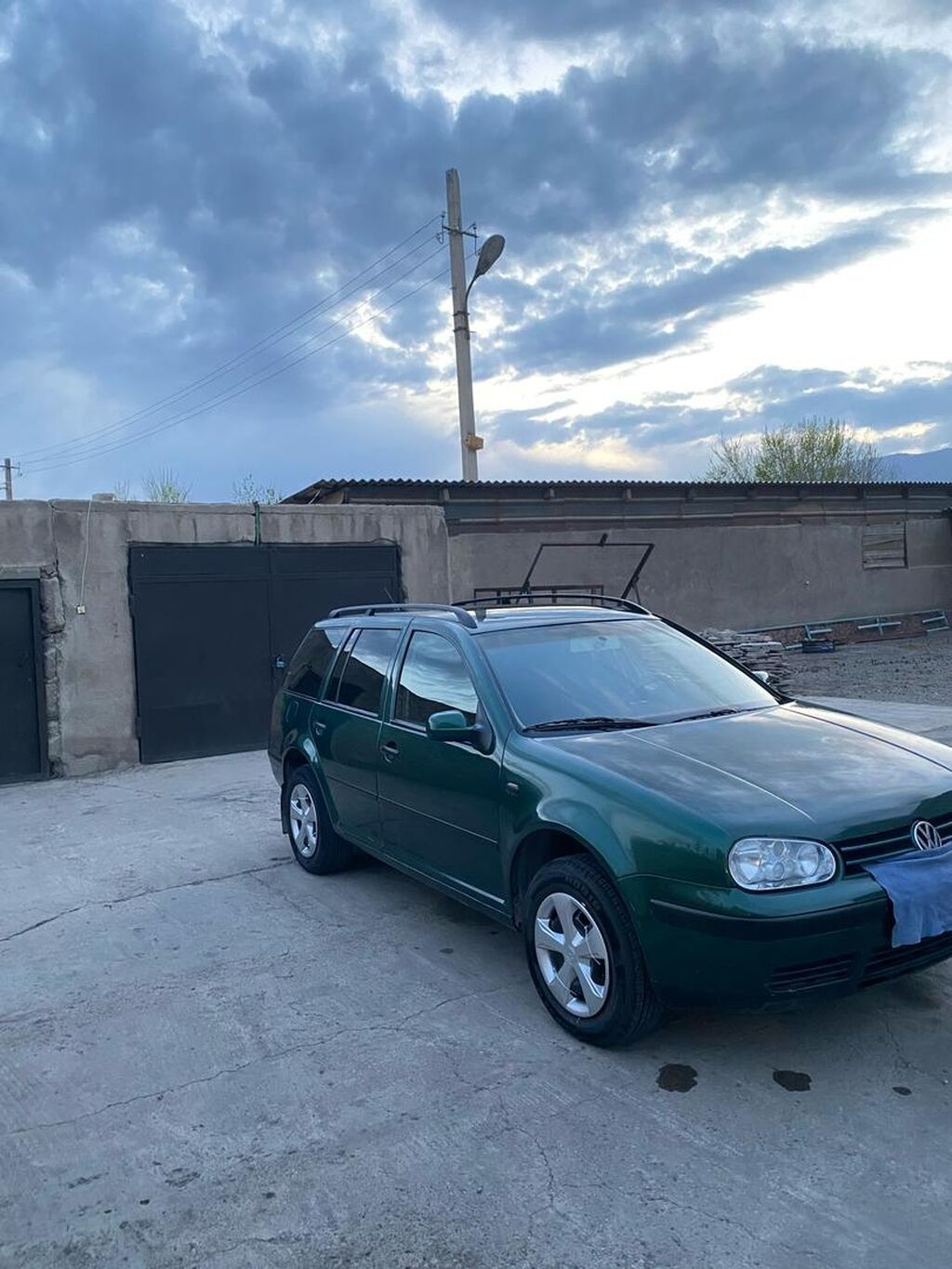 Volkswagen Golf Variant: 2002 г., 2 л, Механика, Бензин, Универсал: фото 3