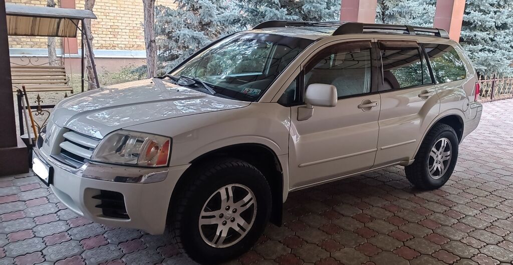 Mitsubishi Endeavor: 2004 г., 3.8 л, Автомат, Бензин, Кроссовер: фото 3