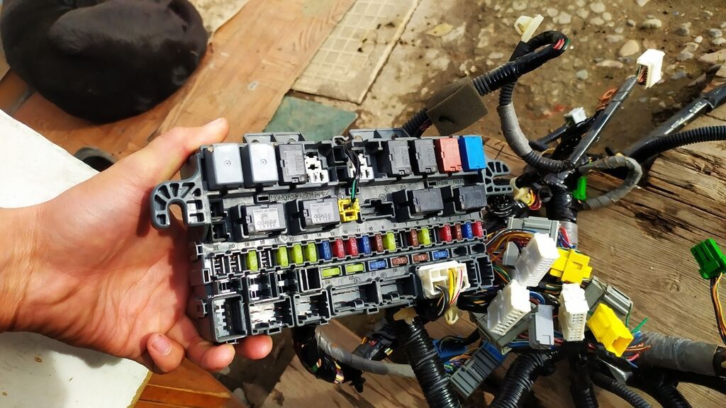 Блок предохранителей Хонда Фит: Договорная Другие автозапчасти | Бишкек ...