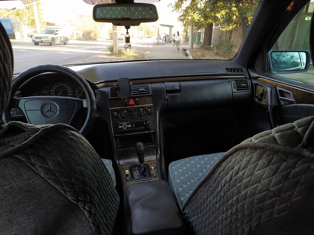 Mercedes-Benz E-Class: 1996 г., 3.2 л, Автомат, Бензин, Седан: фото 6