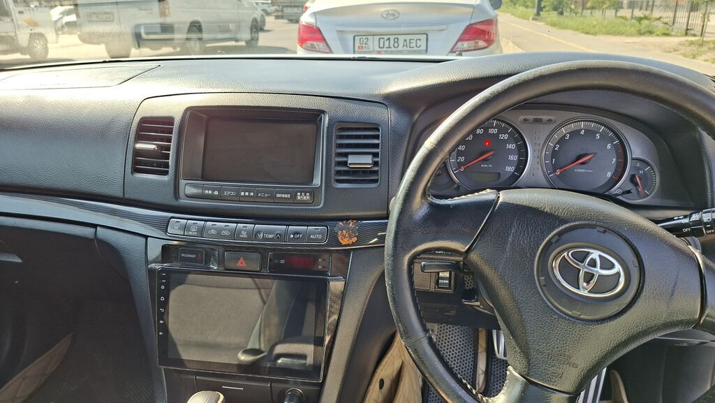 Toyota Mark II: 2004 г., 2.5 л, Автомат, Бензин, Универсал: фото 2